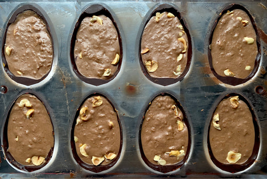 Œuf fourré Noisettes fleur de sel et gianduja feuilleté